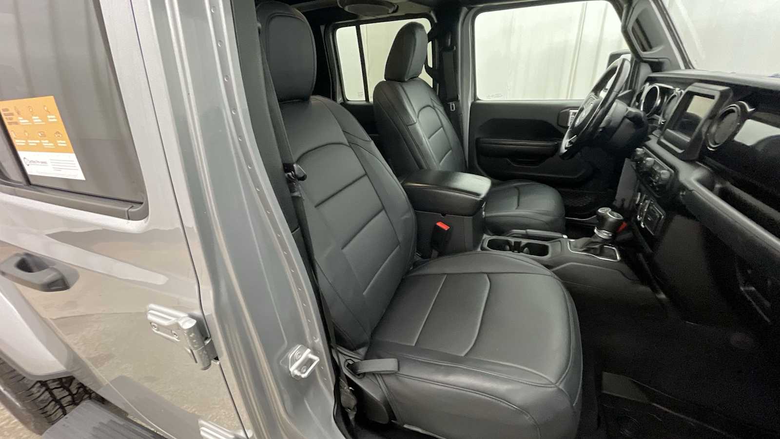 Thumbnail: 2020 Jeep Gladiator - 11