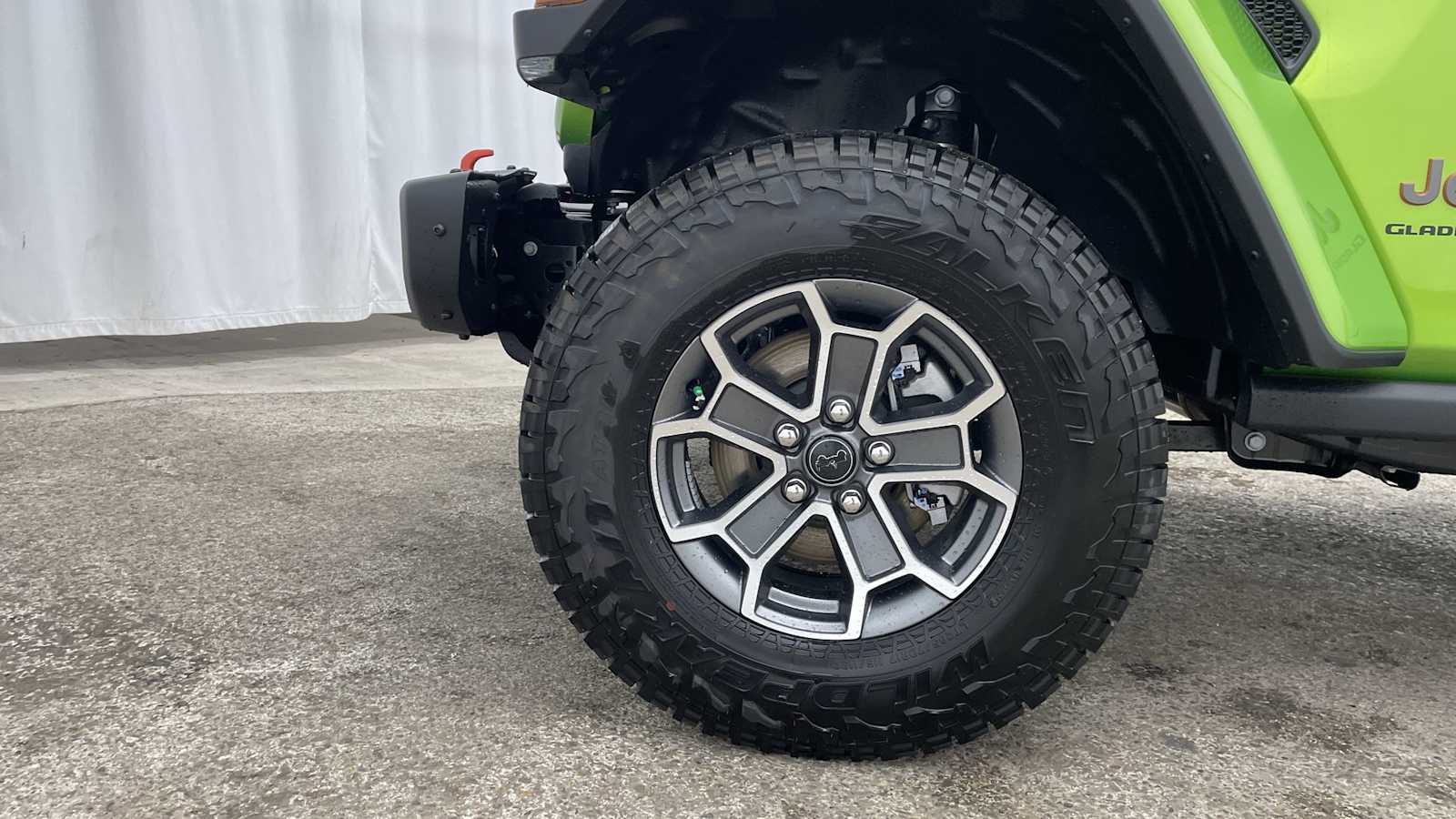 Thumbnail: 2025 Jeep Gladiator - 43