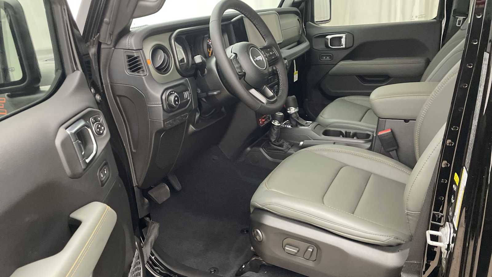 Thumbnail: 2025 Jeep Gladiator - 2