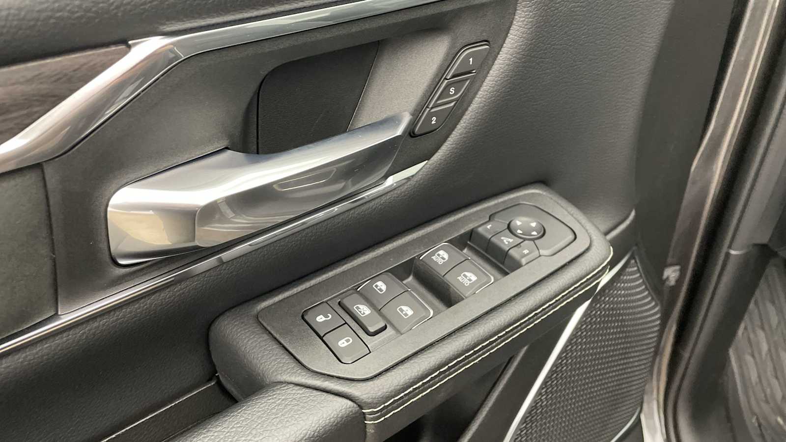 Thumbnail: 2026 RAM 1500 - 7