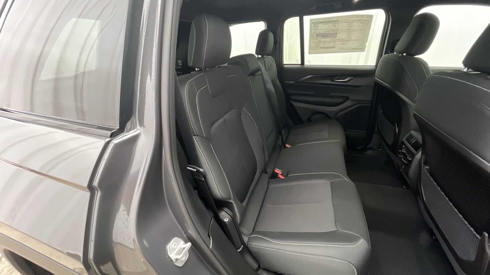 Thumbnail: 2025 Jeep Grand Cherokee - 9