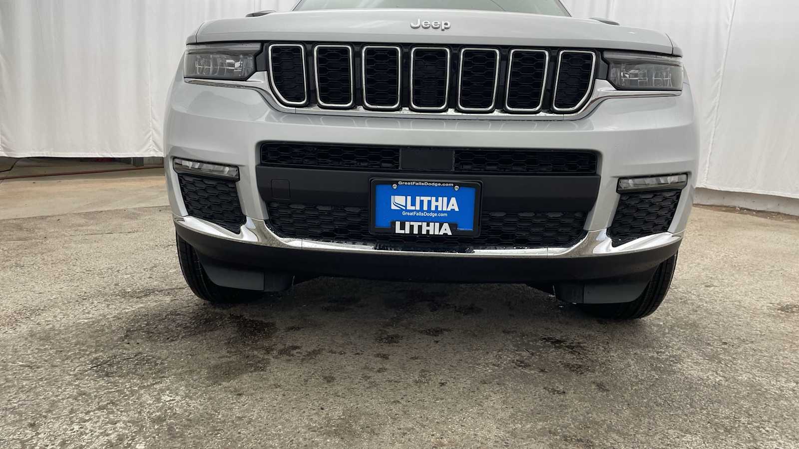 Thumbnail: 2025 Jeep Grand Cherokee - 41