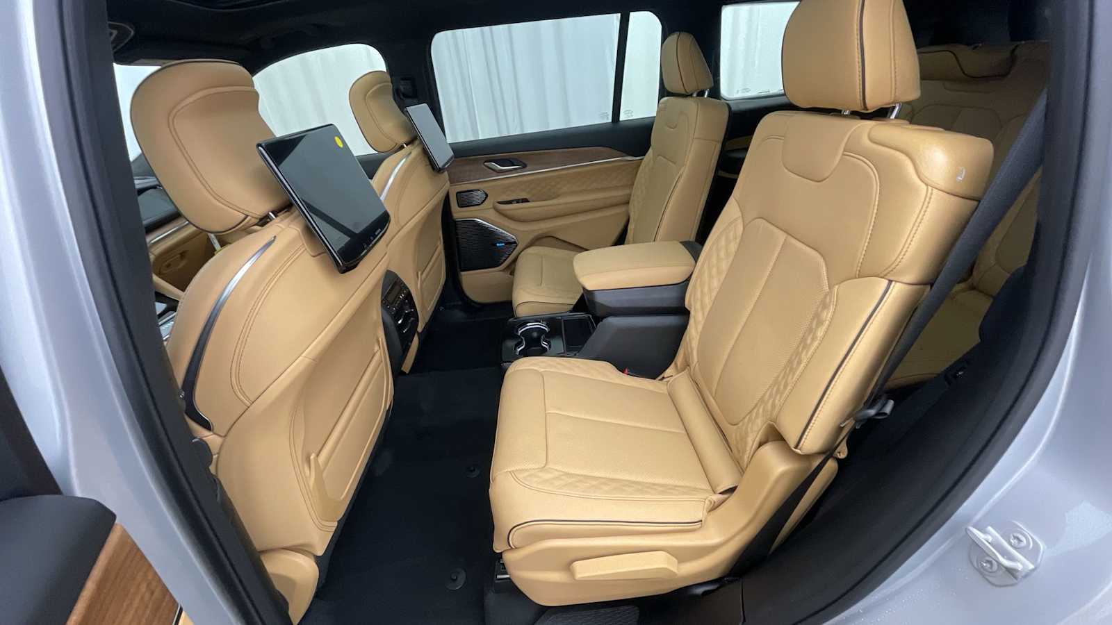 Thumbnail: 2025 Jeep Grand Cherokee - 10