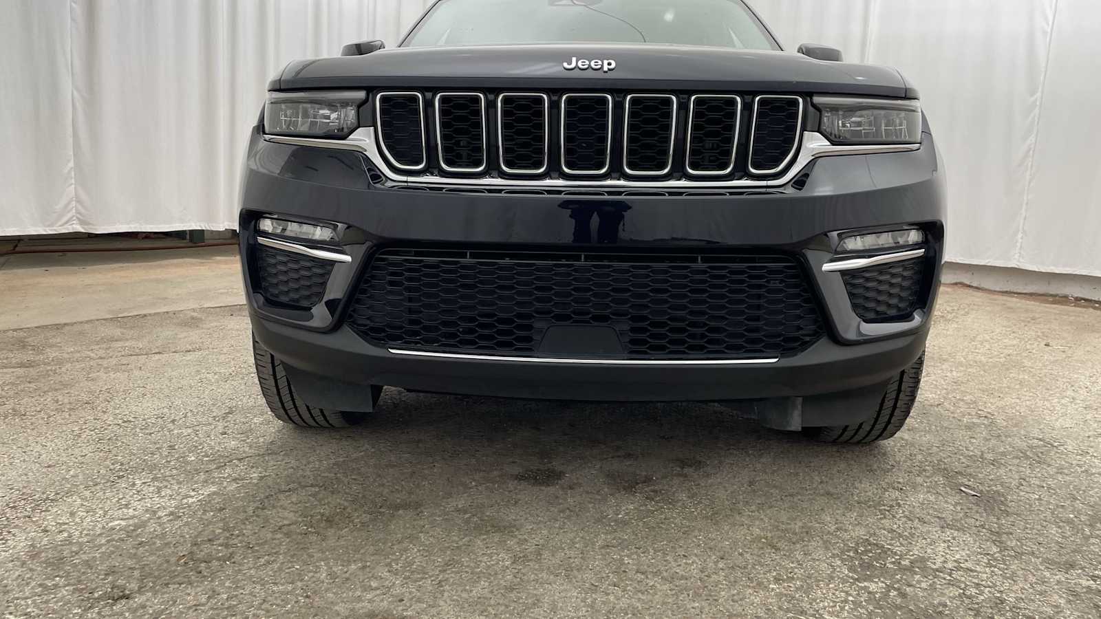 Thumbnail: 2022 Jeep Grand Cherokee - 41