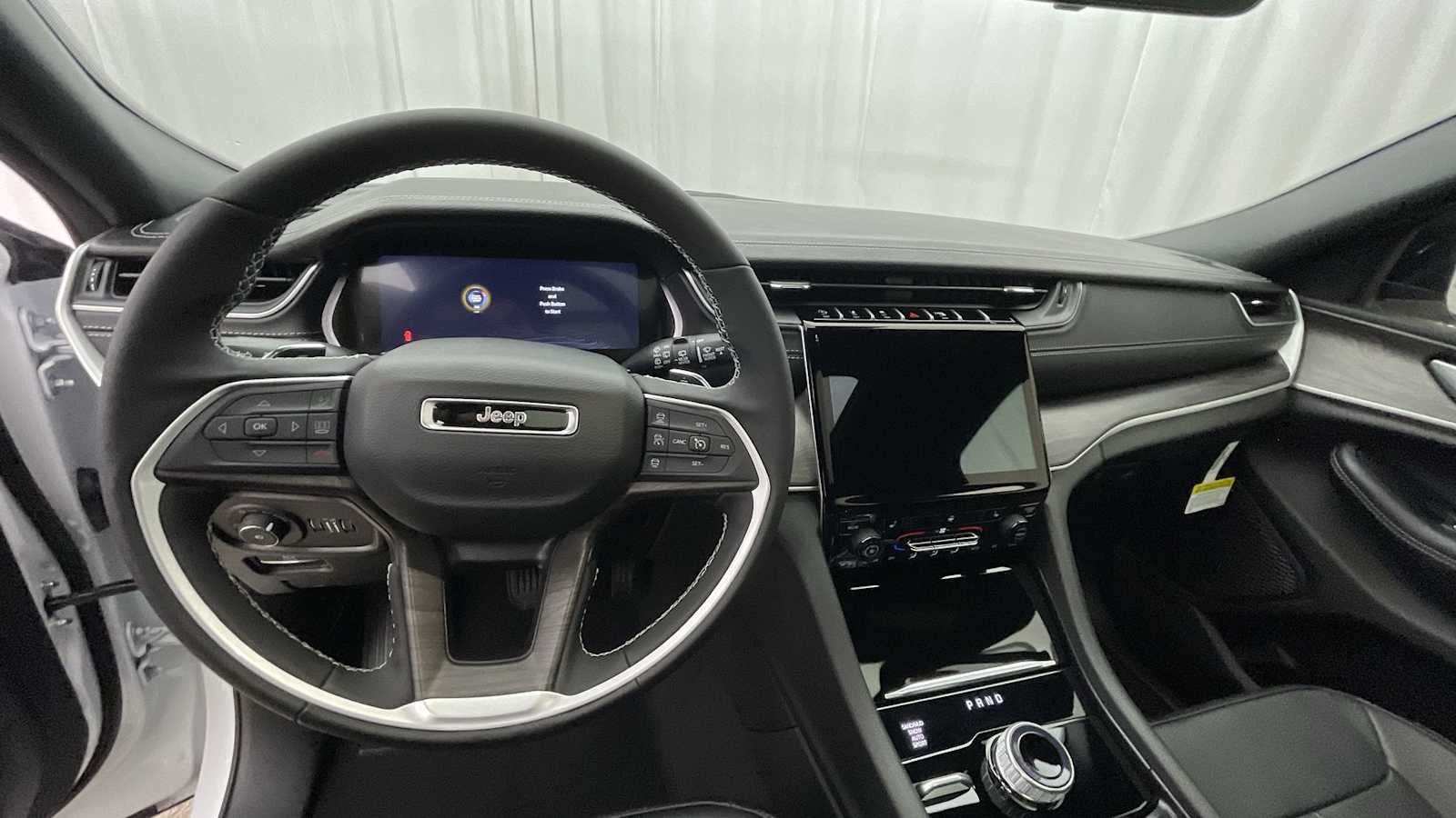 Thumbnail: 2025 Jeep Grand Cherokee - 3