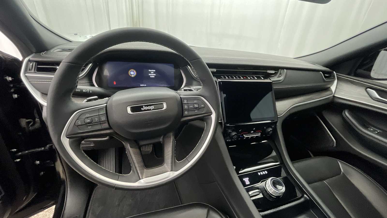 Thumbnail: 2025 Jeep Grand Cherokee - 3