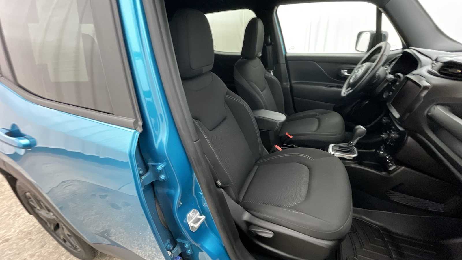 Thumbnail: 2022 Jeep Renegade - 11