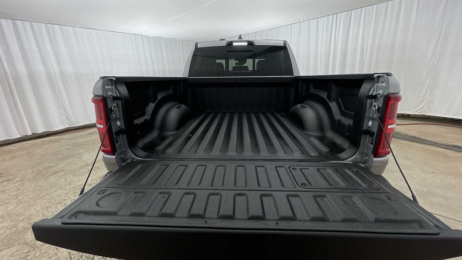 Thumbnail: 2026 RAM 1500 - 32