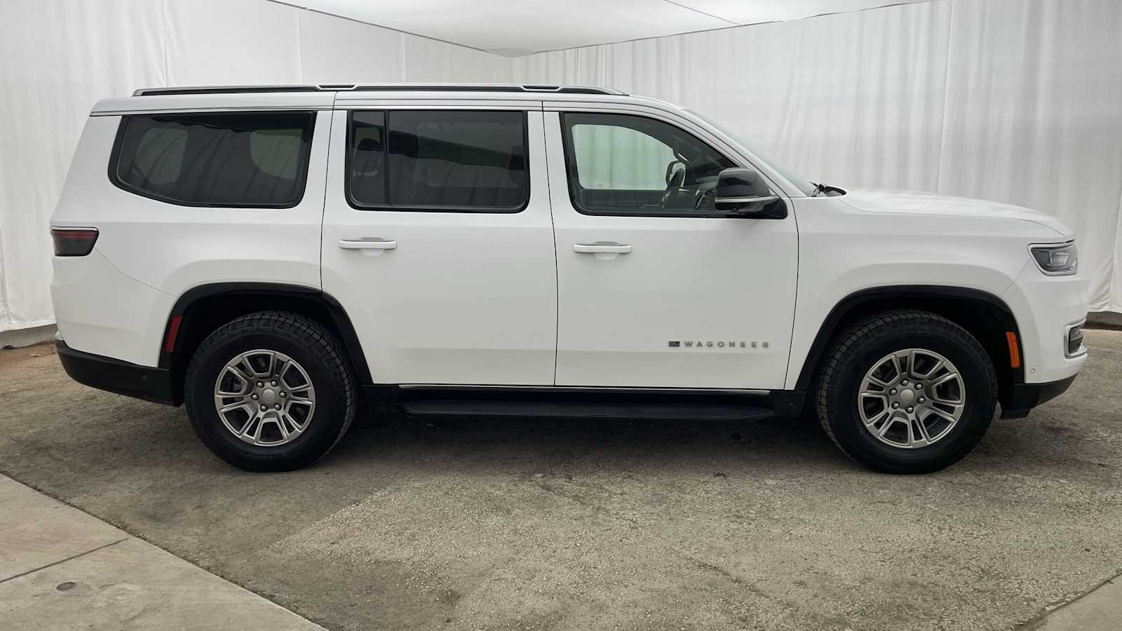 Thumbnail: 2023 Jeep Wagoneer - 35