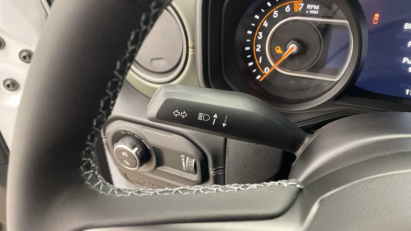 Thumbnail: 2025 Jeep Gladiator - 16