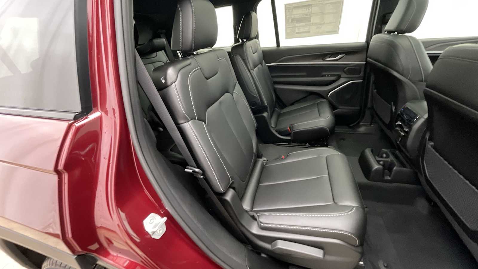 Thumbnail: 2025 Jeep Grand Cherokee - 11