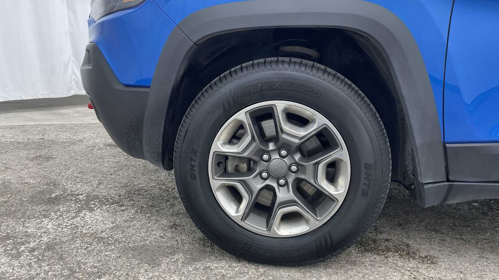 Thumbnail: 2019 Jeep Cherokee - 39