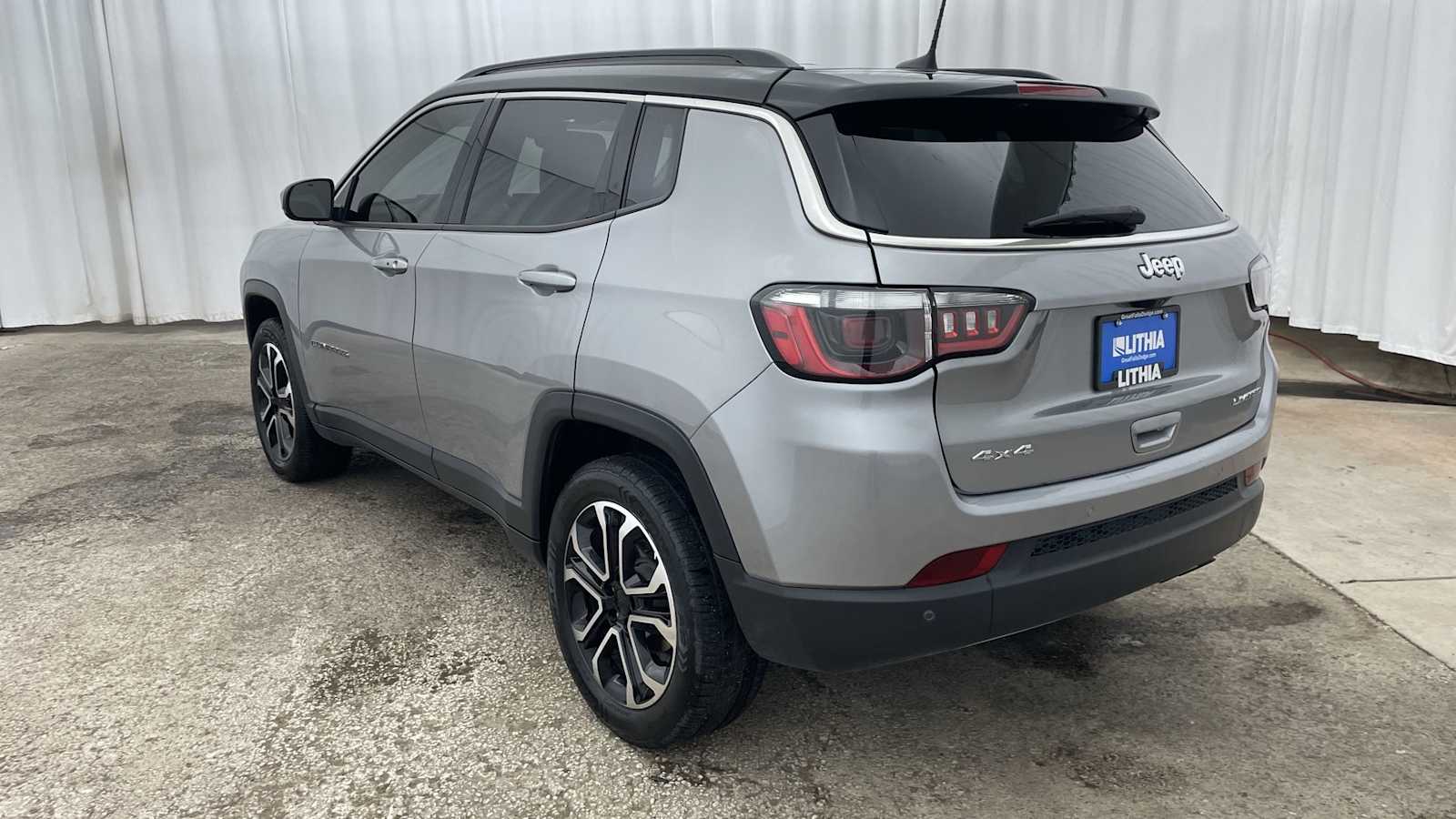 Thumbnail: 2022 Jeep Compass - 31