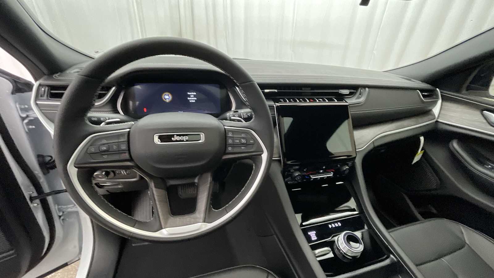 Thumbnail: 2025 Jeep Grand Cherokee - 3