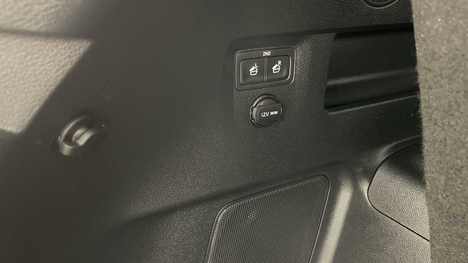 Thumbnail: 2023 Kia Telluride - 30