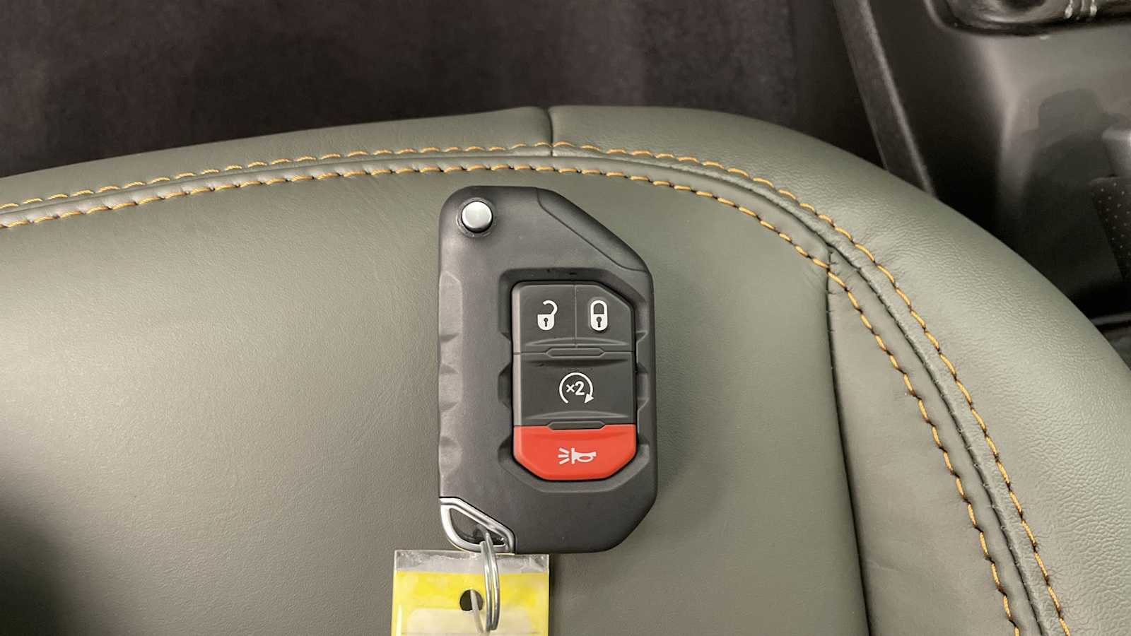 Thumbnail: 2025 Jeep Gladiator - 22