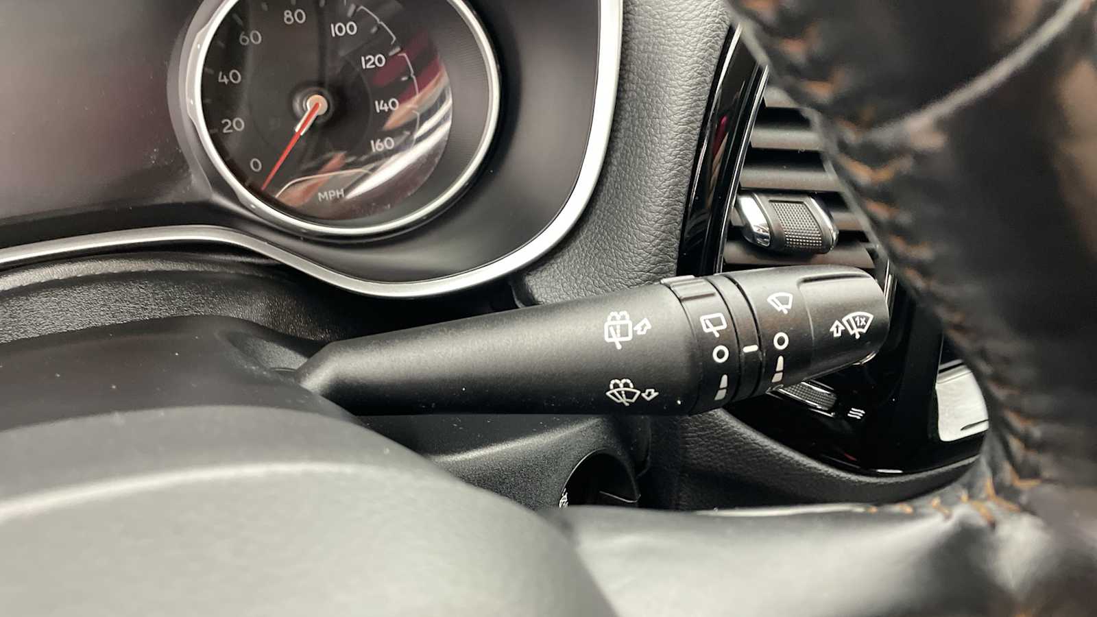 Thumbnail: 2021 Jeep Compass - 14