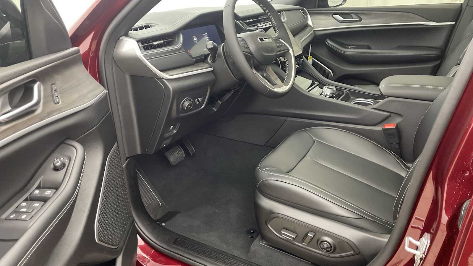 Thumbnail: 2025 Jeep Grand Cherokee - 2