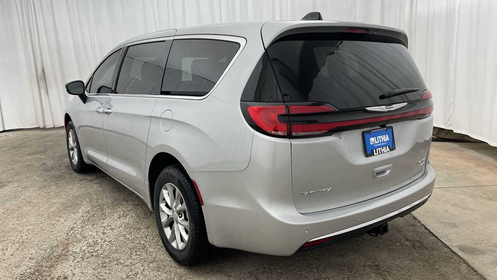 Thumbnail: 2026 Chrysler Pacifica - 37