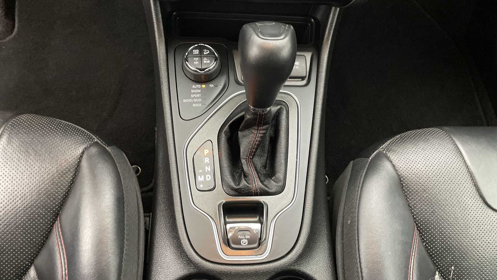 Thumbnail: 2019 Jeep Cherokee - 22