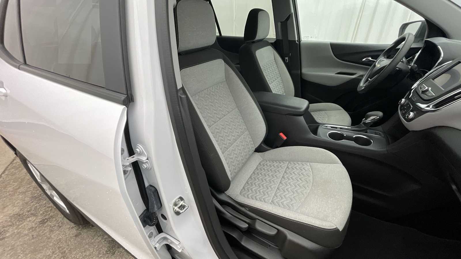 Thumbnail: 2024 Chevrolet Equinox - 10