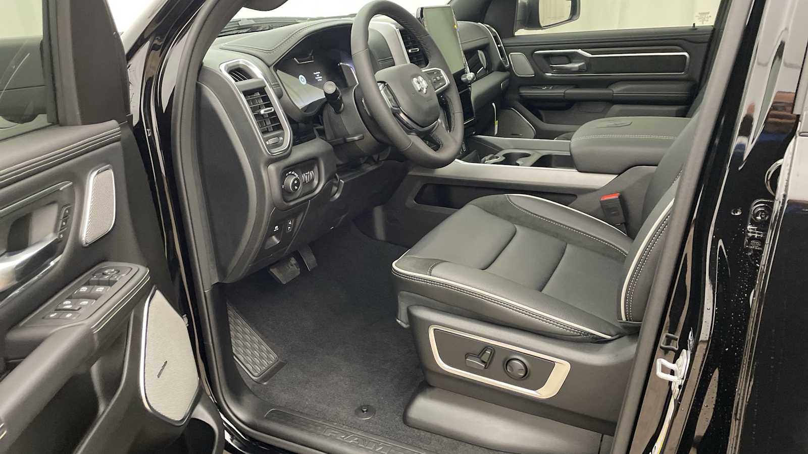 Thumbnail: 2026 RAM 1500 - 2