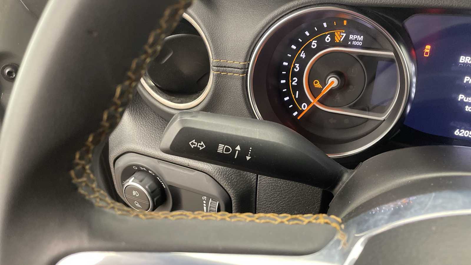 Thumbnail: 2023 Jeep Gladiator - 17