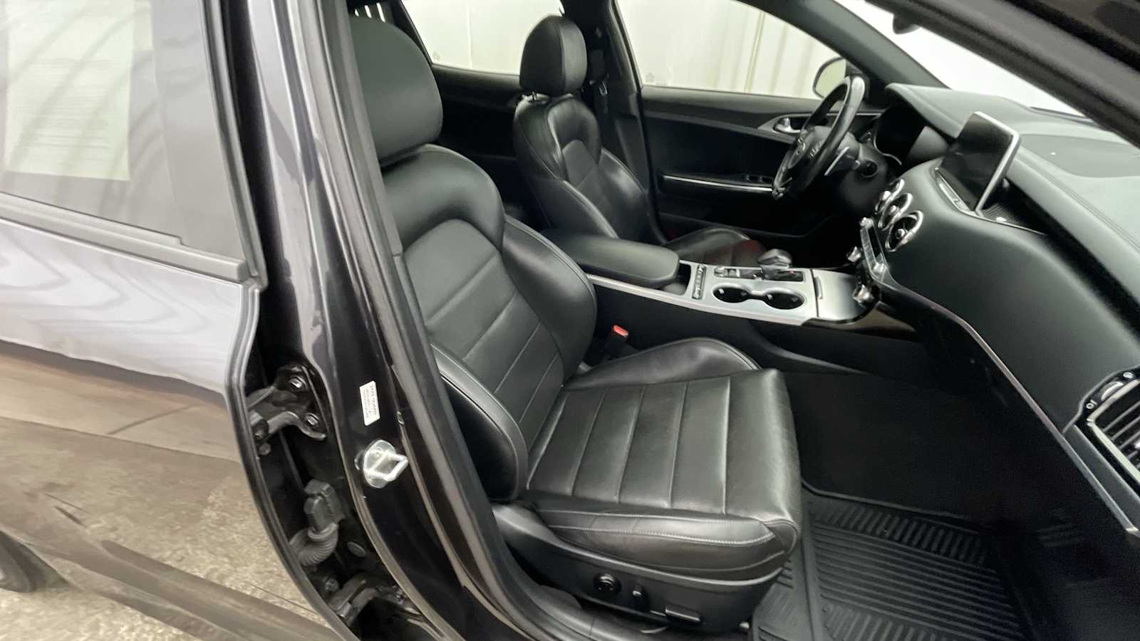 Thumbnail: 2019 Kia Stinger - 12