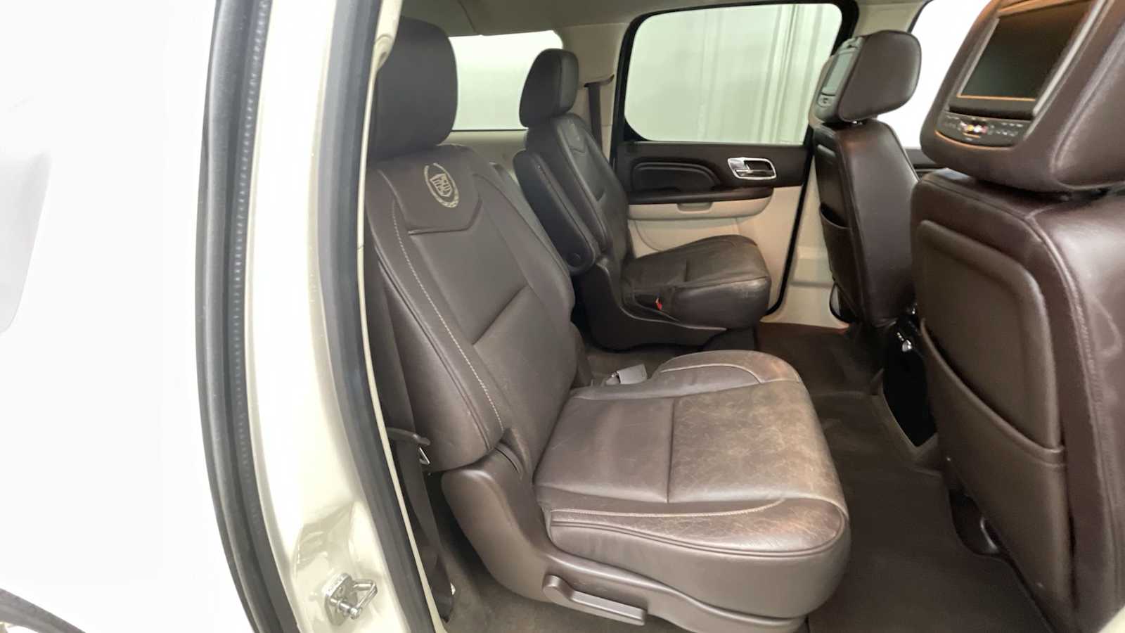 Thumbnail: 2013 Cadillac Escalade - 11