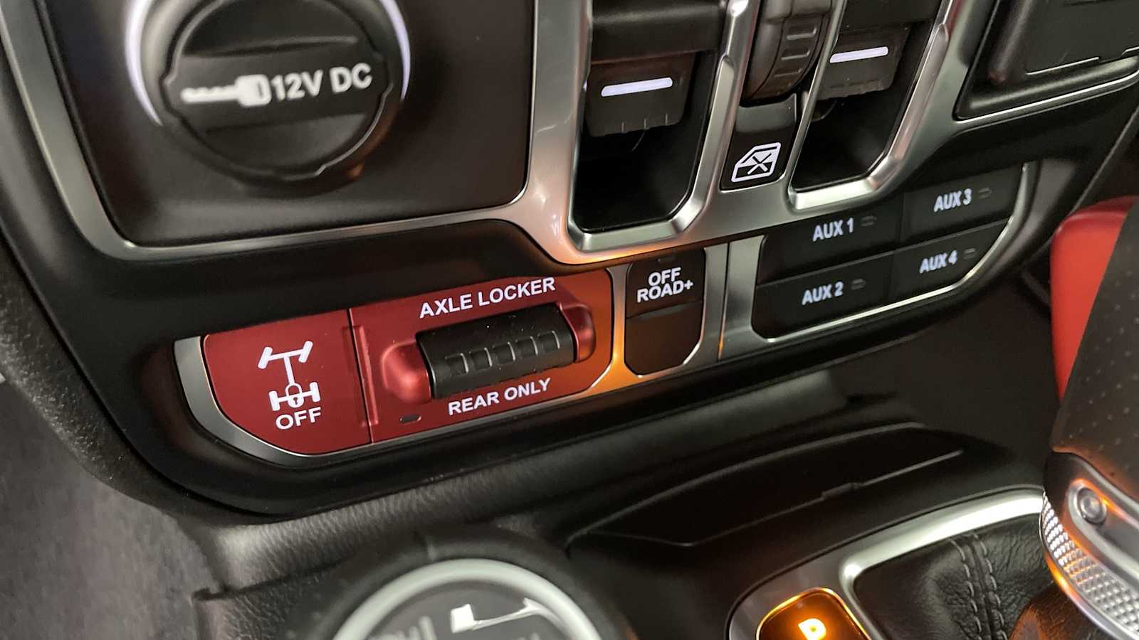 Thumbnail: 2025 Jeep Gladiator - 27