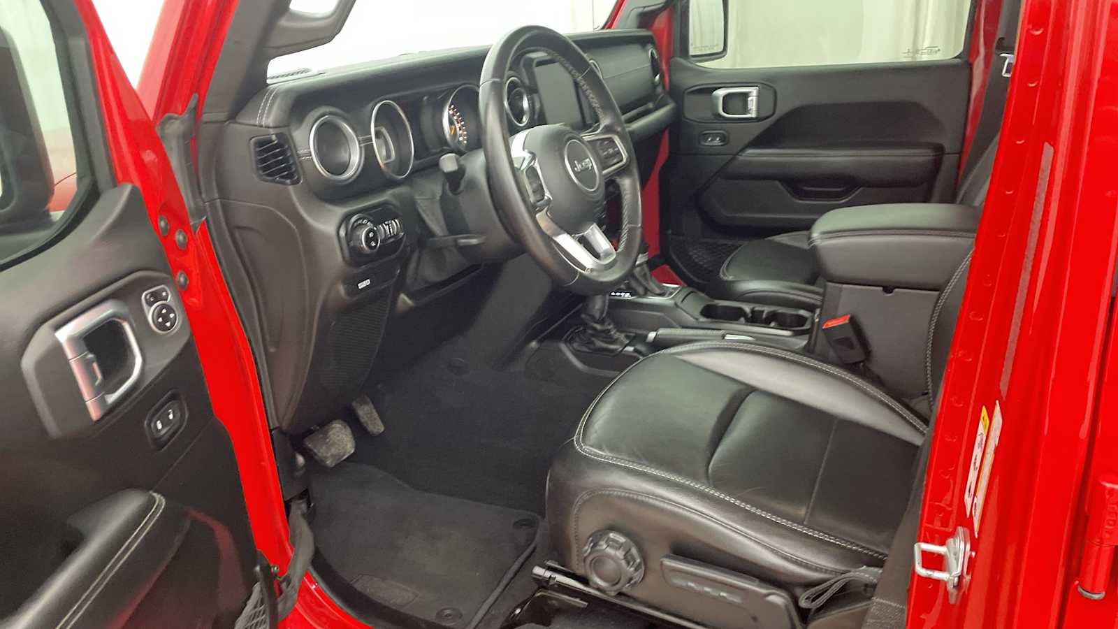 Thumbnail: 2020 Jeep Gladiator - 2