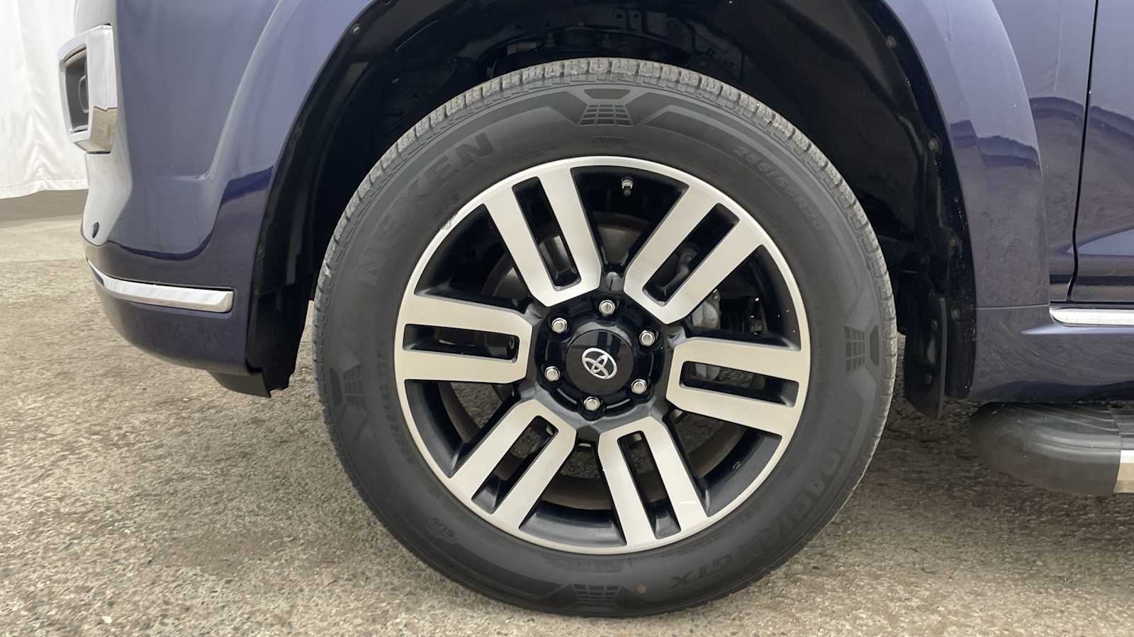 Thumbnail: 2018 Toyota 4Runner - 42
