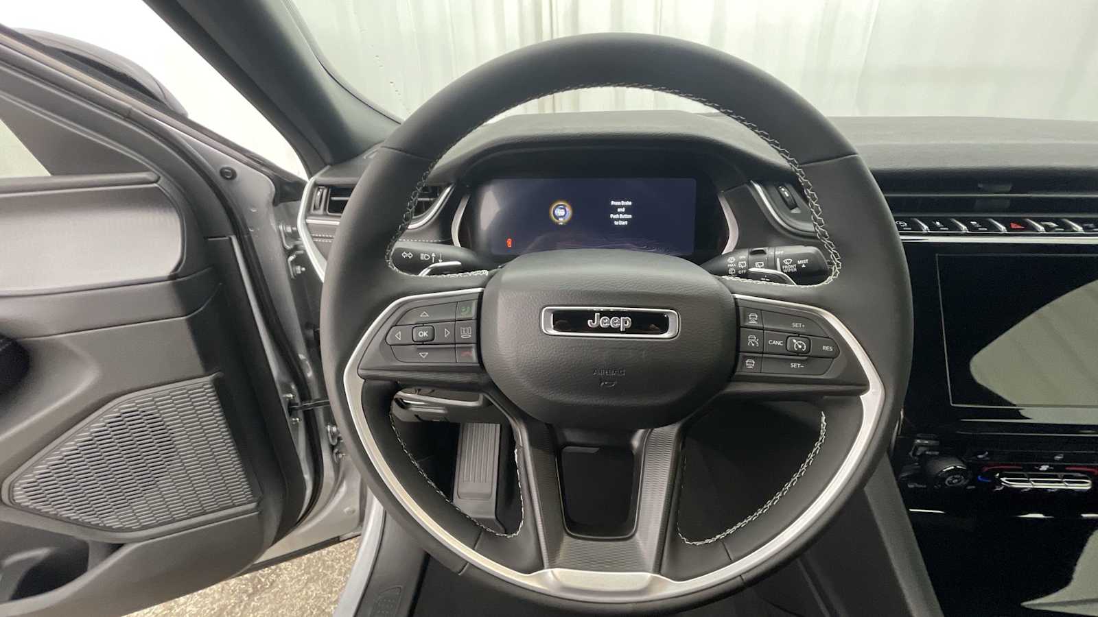 Thumbnail: 2025 Jeep Grand Cherokee - 13