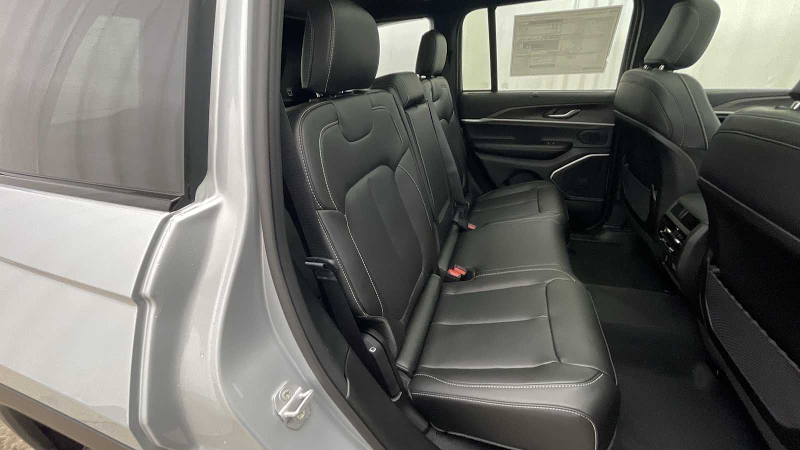 Thumbnail: 2025 Jeep Grand Cherokee - 11