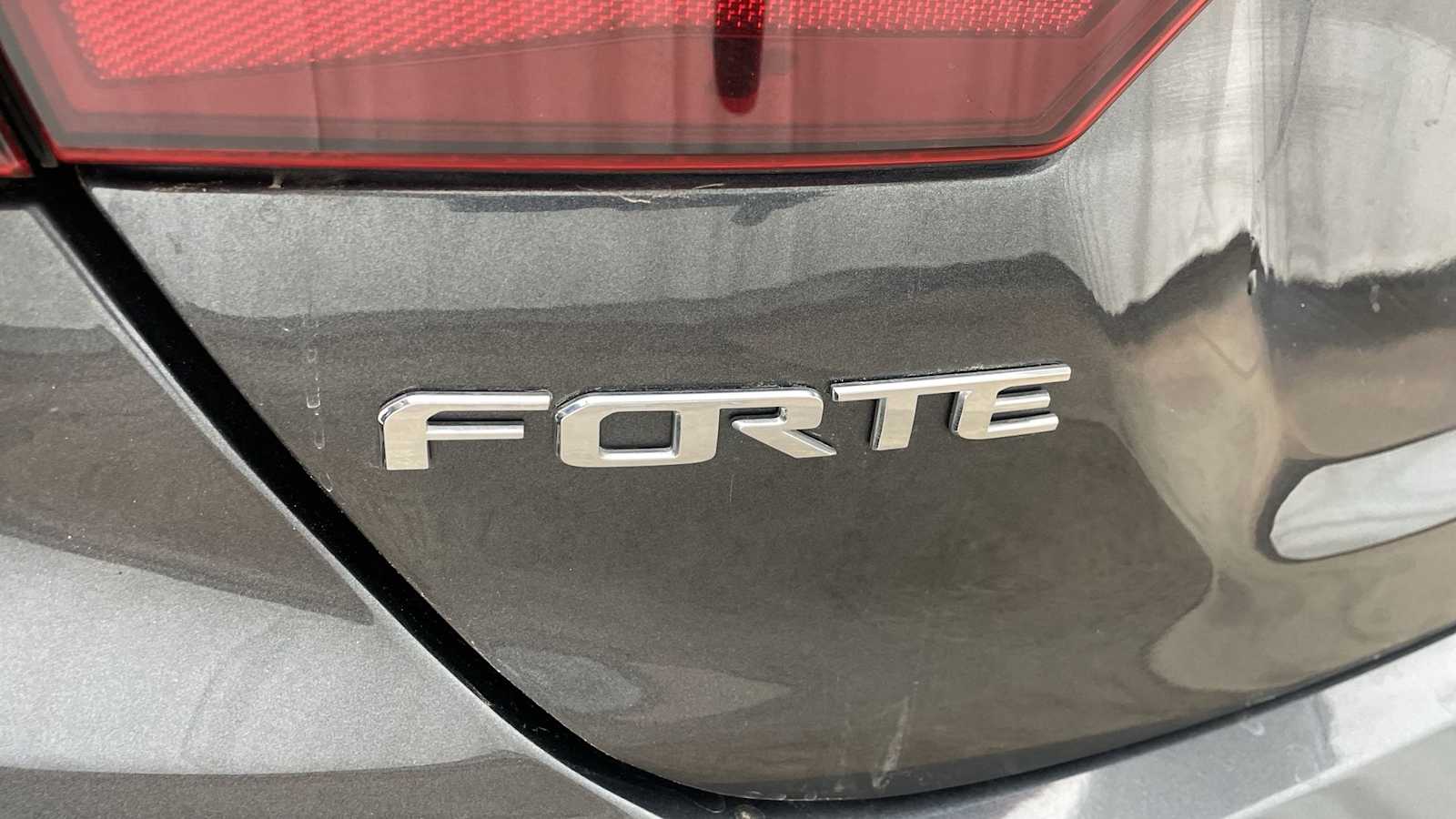Thumbnail: 2021 Kia Forte - 35