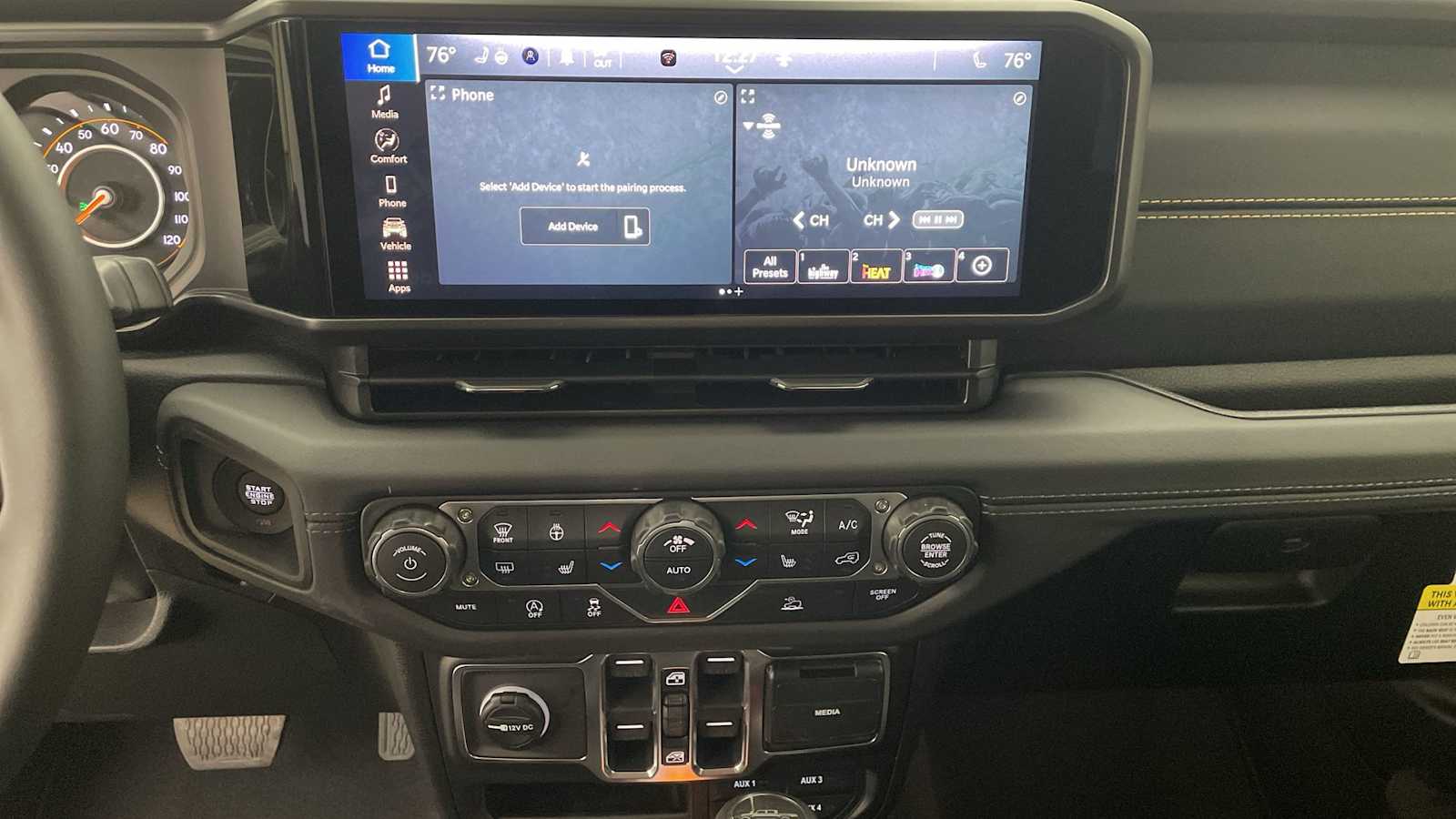 Thumbnail: 2026 Jeep Gladiator - 17