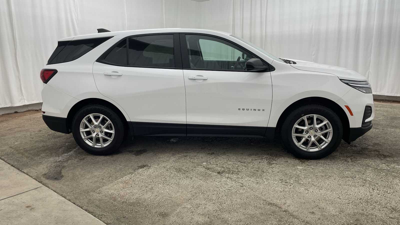 Thumbnail: 2024 Chevrolet Equinox - 33