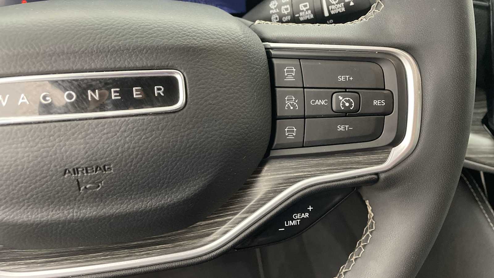 Thumbnail: 2024 Jeep Wagoneer - 14