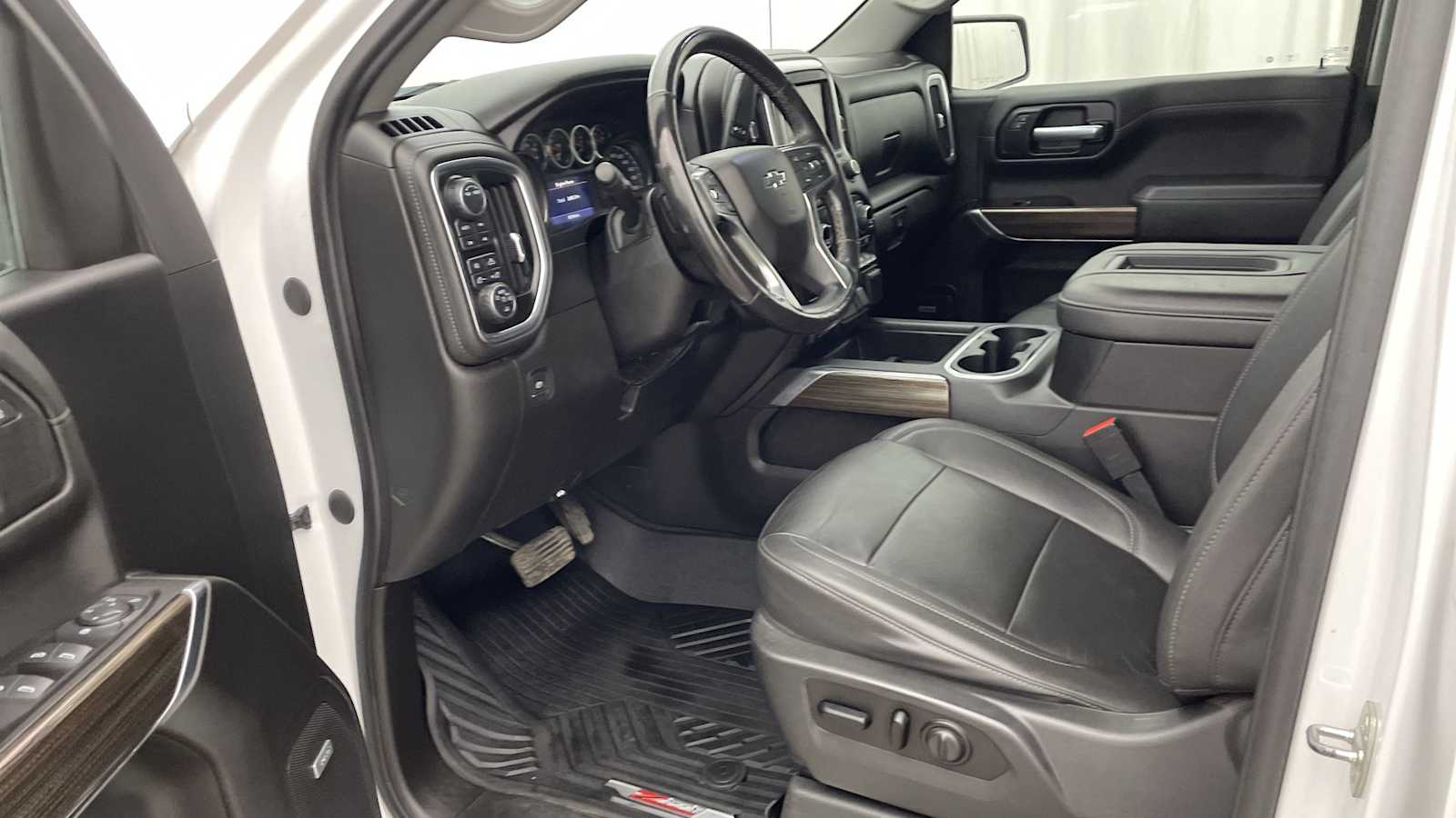 Thumbnail: 2021 Chevrolet Silverado 1500 - 2