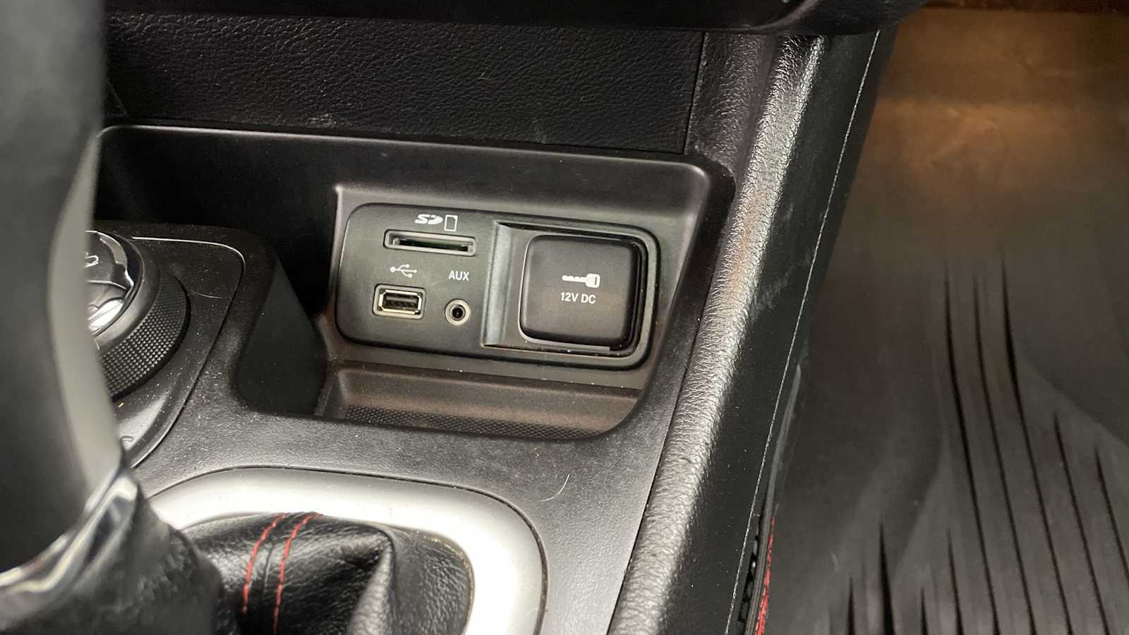 Thumbnail: 2018 Jeep Cherokee - 21