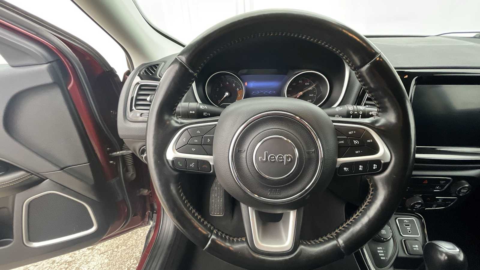 Thumbnail: 2021 Jeep Compass - 11