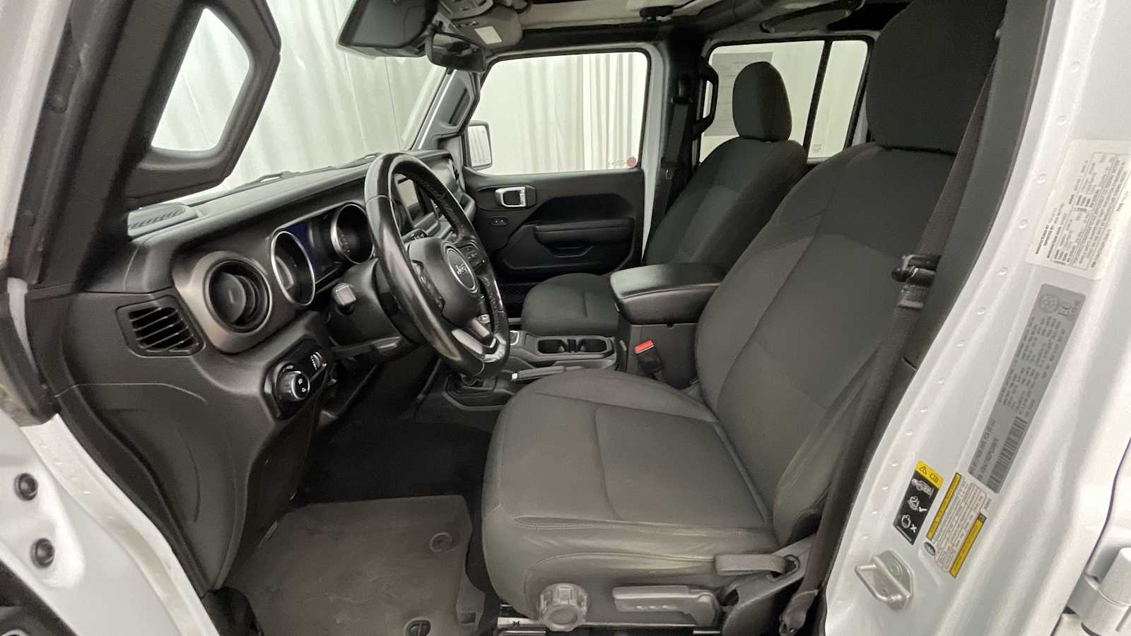 Thumbnail: 2023 Jeep Gladiator - 5