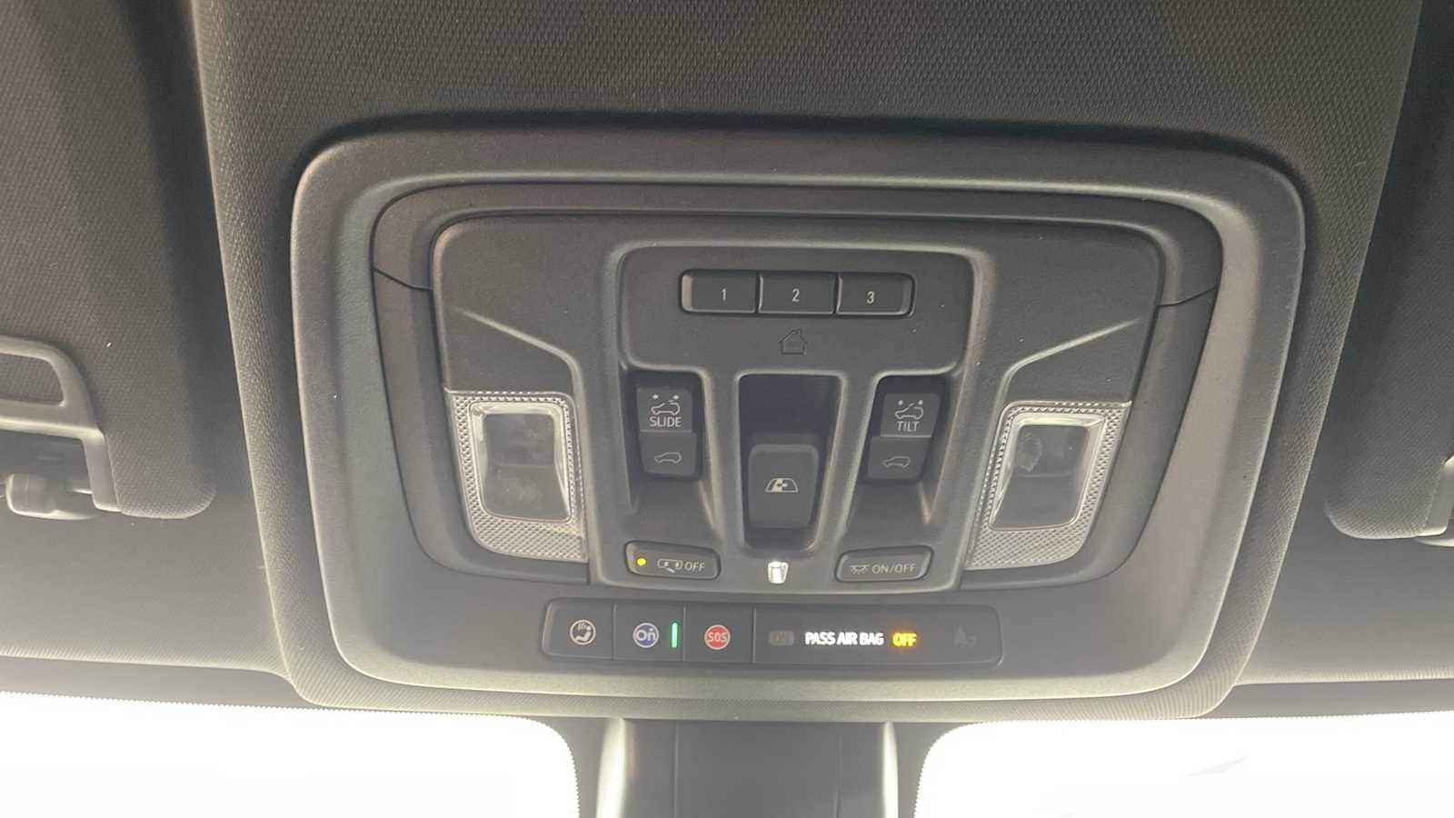 Thumbnail: 2022 Chevrolet Silverado 3500 - 23