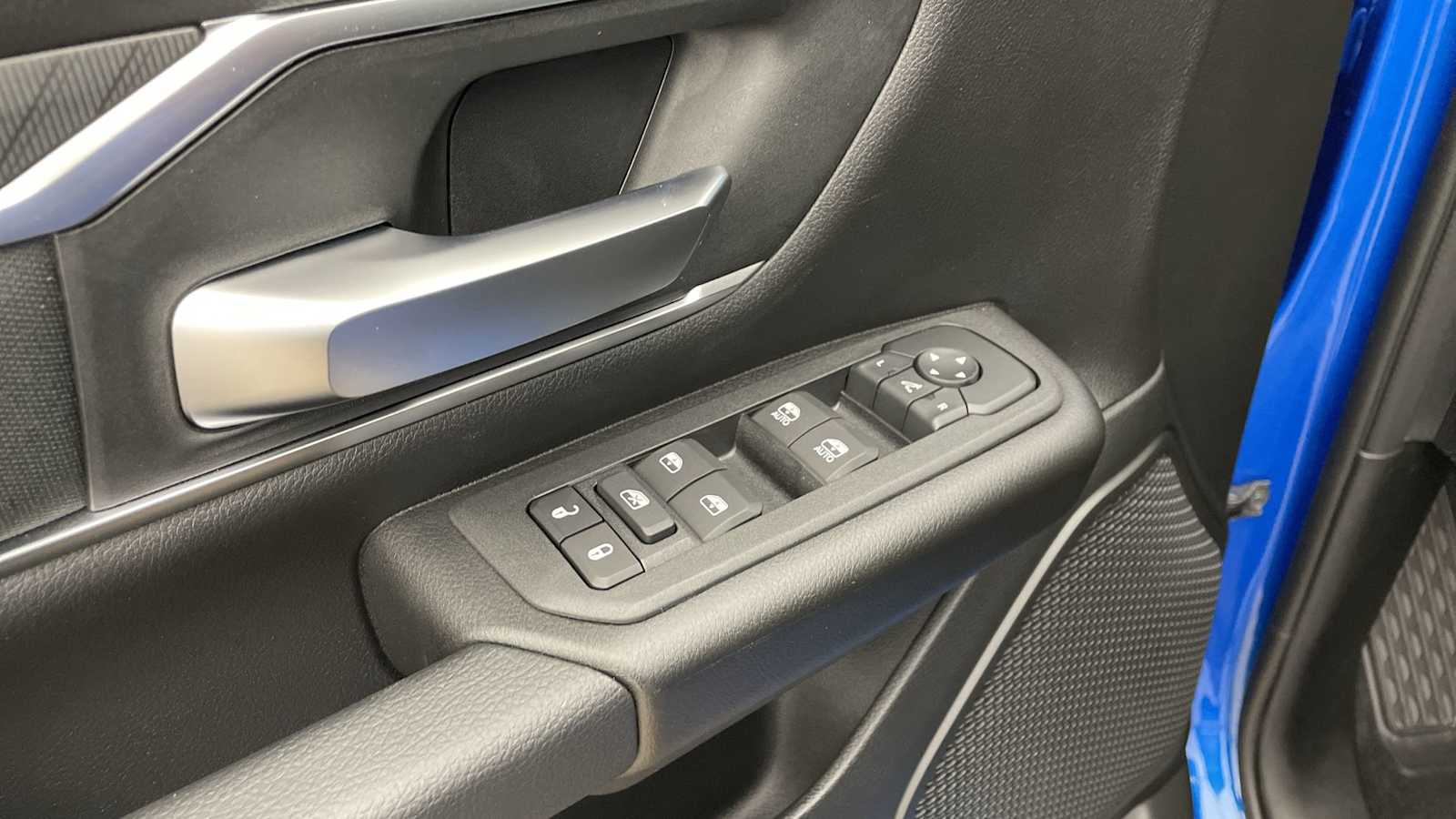 Thumbnail: 2026 RAM 1500 - 6