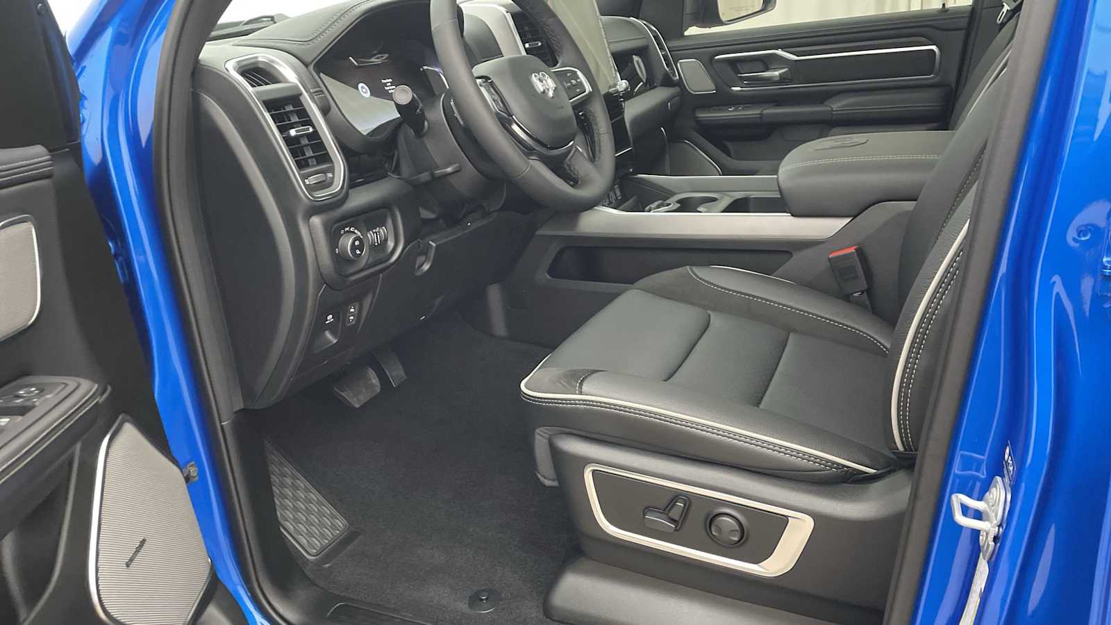 Thumbnail: 2026 RAM 1500 - 2