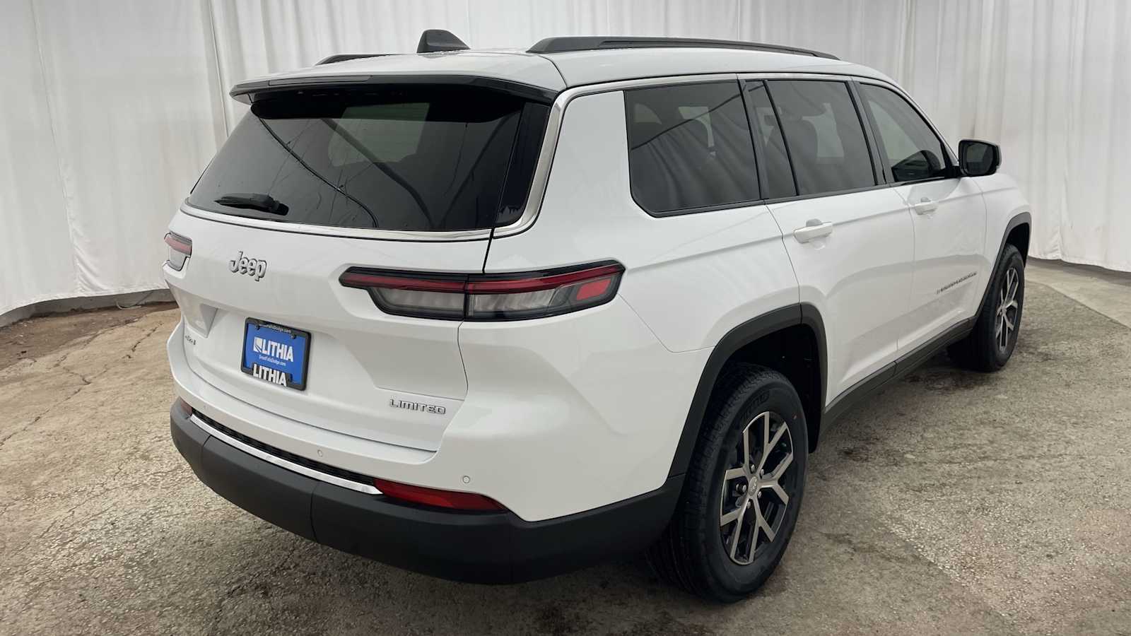 Thumbnail: 2025 Jeep Grand Cherokee - 37