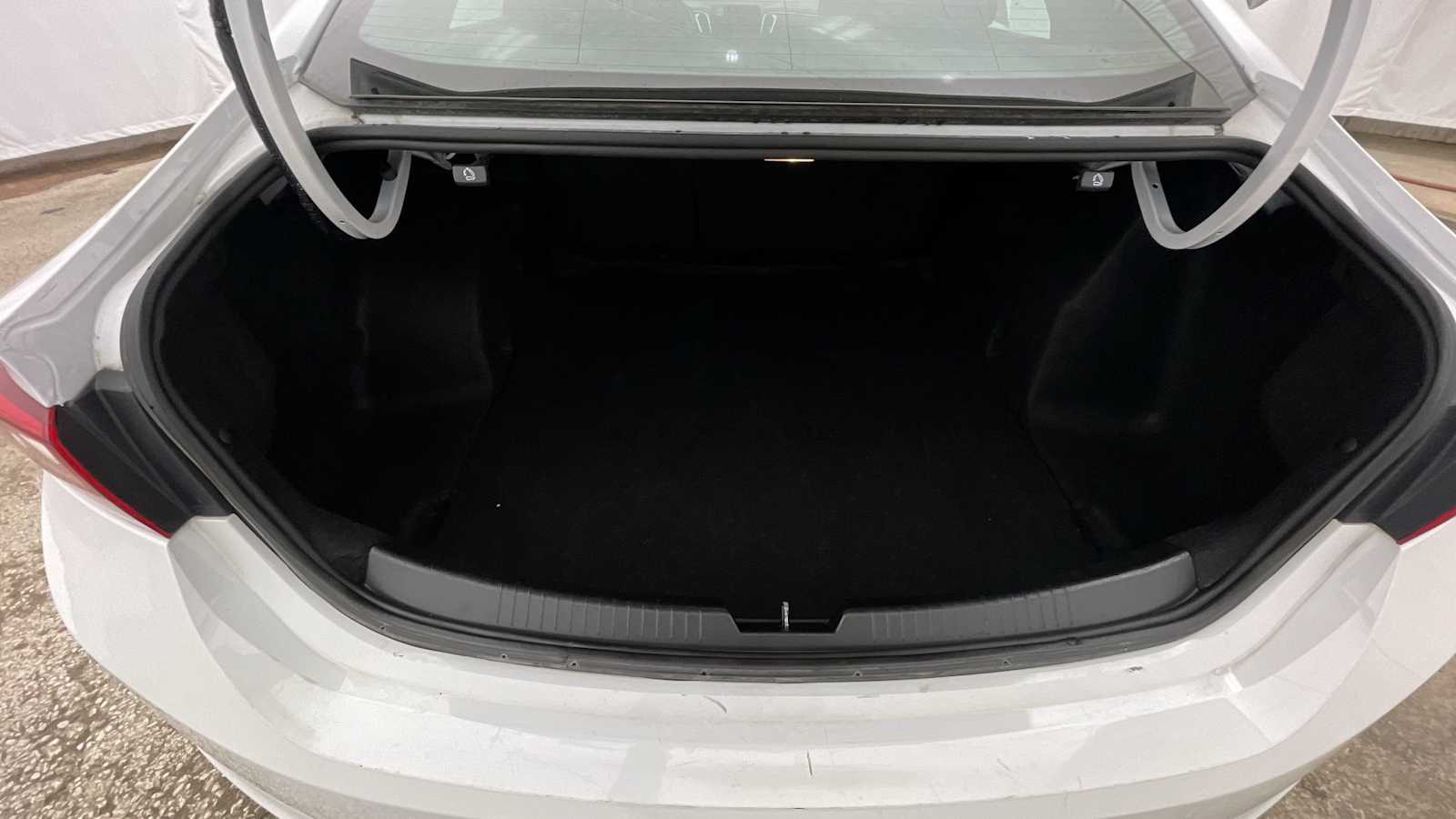 Thumbnail: 2023 Chevrolet Malibu - 28