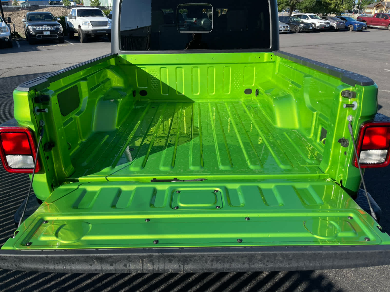 Thumbnail: 2025 Jeep Gladiator - 13