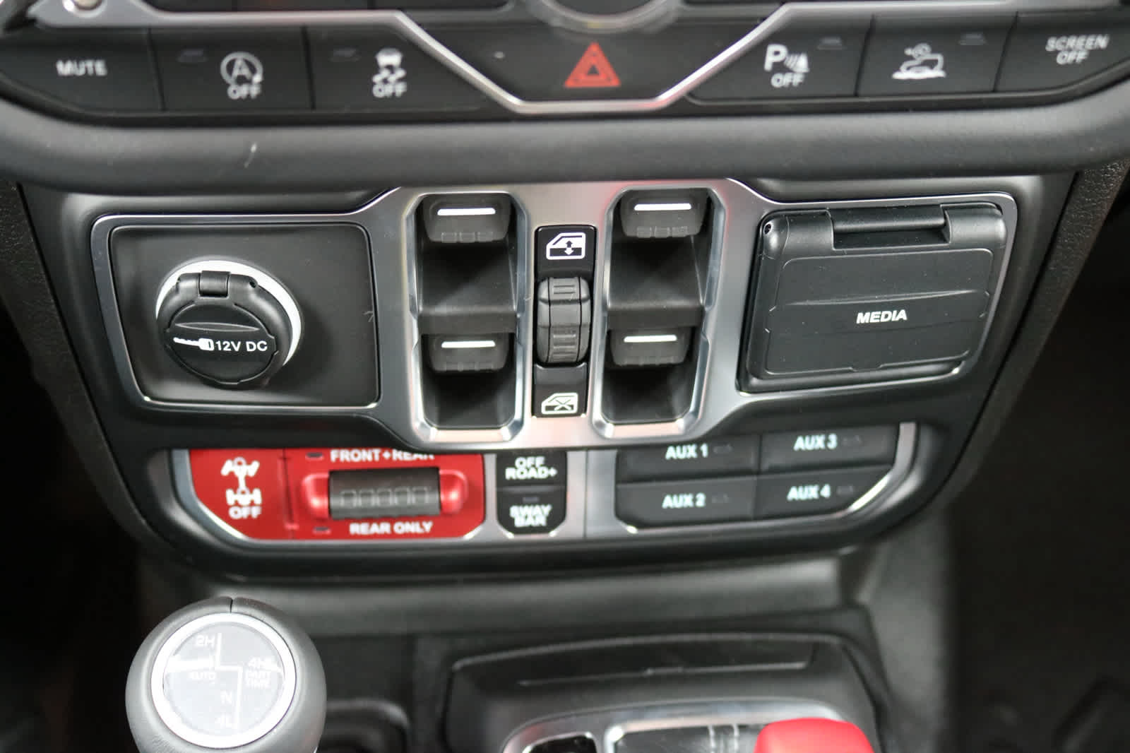 Thumbnail: 2026 Jeep Wrangler - 18