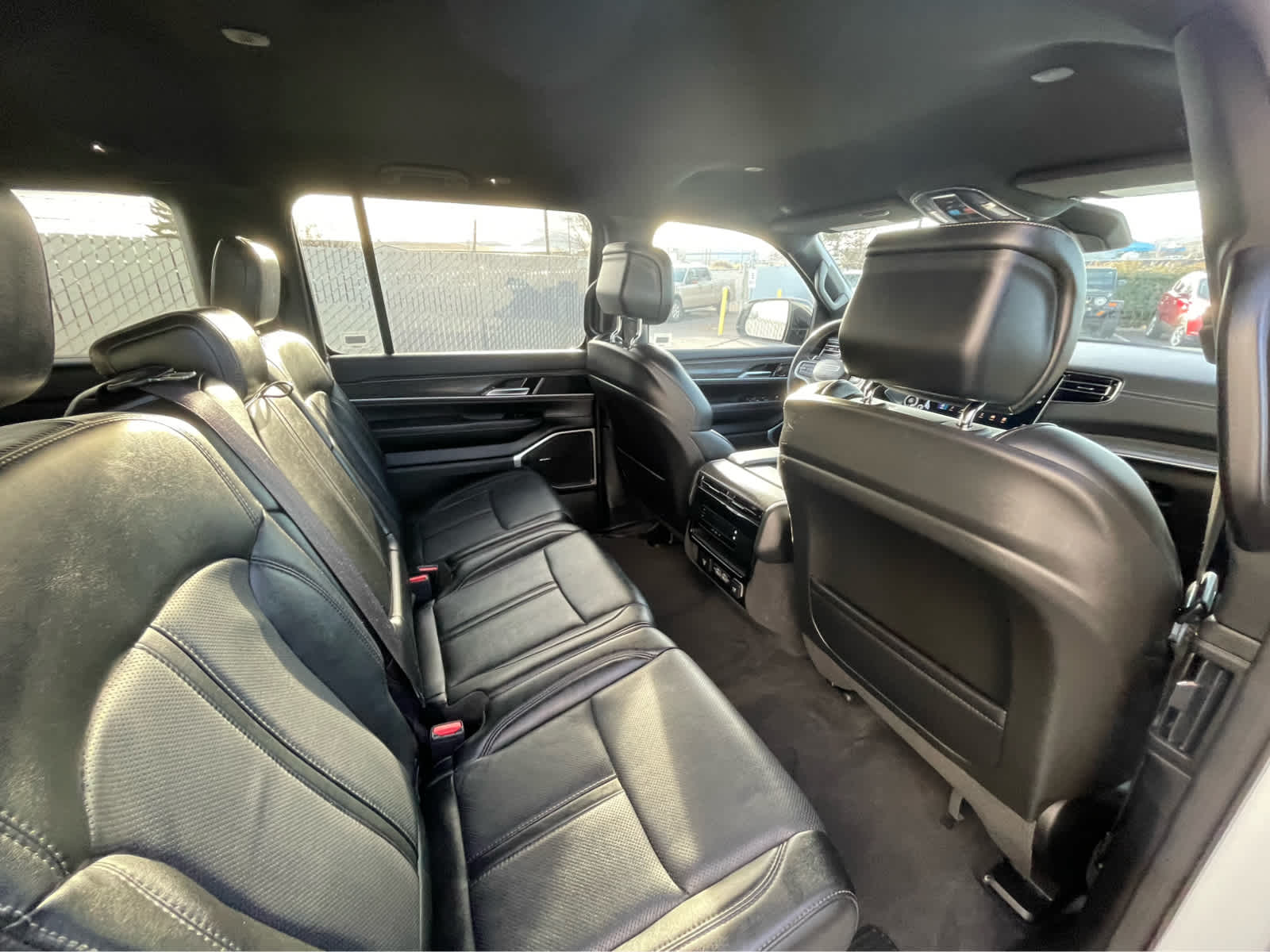 Thumbnail: 2023 Jeep Wagoneer - 25